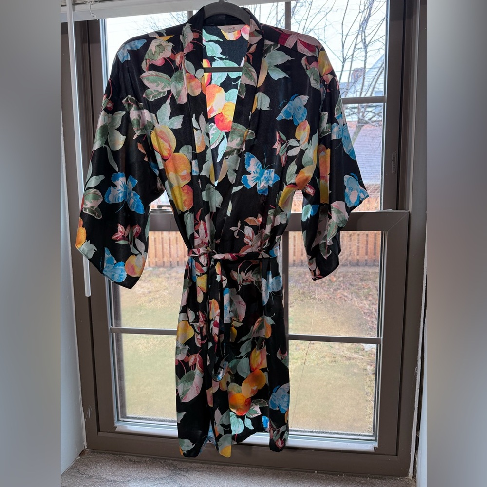 Vintage Secret Treasures Satin Black Floral Kimono Robe